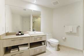 Luxury Beachfront Condo with Ocean View