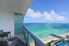 Luxury Beachfront Condo with Ocean View