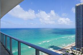Luxury Beachfront Condo with Ocean View