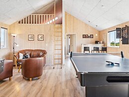 18 Person Holiday Home in Bogense