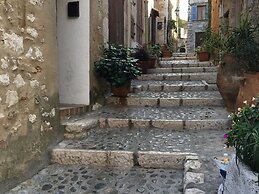 Nice Apartment on the Cote D'azur