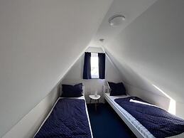 Small Boulder Comfortable Vacation Home