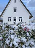 Small Boulder Comfortable Vacation Home