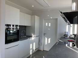 Small Boulder Comfortable Vacation Home