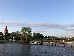 Small Boulder Comfortable Vacation Home