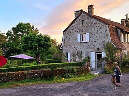 Holiday Home in St Cirgues de Malbert With Pool