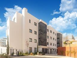 Nice Apartment With Private Garden, Pool