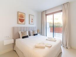 Nice Apartment With Private Garden, Pool