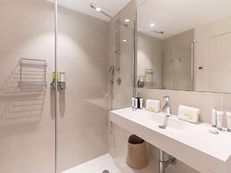 Nice Apartment With Private Garden, Pool