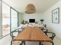 Nice Apartment With Private Garden, Pool