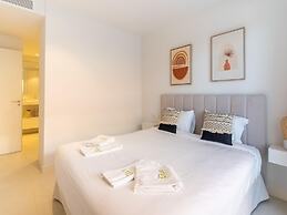 Nice Apartment With Private Garden, Pool