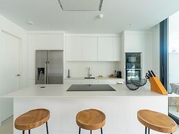 Nice Apartment With Private Garden, Pool