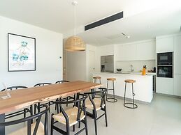 Nice Apartment With Private Garden, Pool