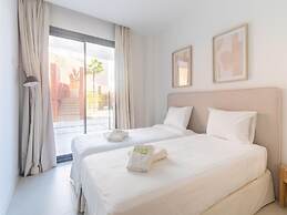 Nice Apartment With Private Garden, Pool