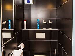 Attractive Apartment on 6th Floor