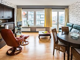 Attractive Apartment on 6th Floor