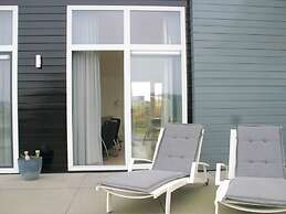 Beautiful Holiday Home With Decorative Fireplace