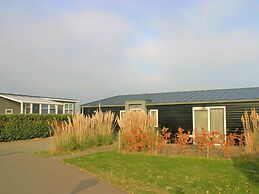 Beautiful Holiday Home With Decorative Fireplace