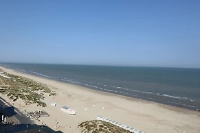Apartment in Nieuwpoort With sea View