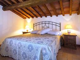 Spacious Apartment With Shared Pool