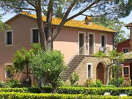 Spacious Apartment With Shared Pool