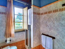 Spacious Apartment With Shared Pool