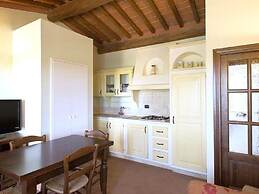 Spacious Apartment With Shared Pool