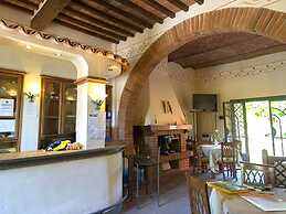 Spacious Apartment With Shared Pool