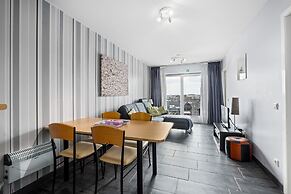 Sunny Apartment With Sea-views