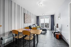 Sunny Apartment With Sea-views
