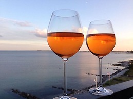 Pearl With sea View Comfortable Vacation Home