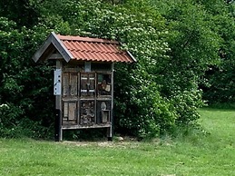 Amazing Holiday Home Near the Lake