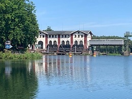 Amazing Holiday Home Near the Lake