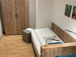 Amazing Holiday Home Near the Lake