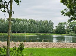 Quiet Lakeside Escape for Four