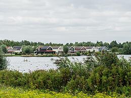Quiet Lakeside Escape for Four