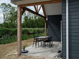 Quiet Lakeside Escape for Four
