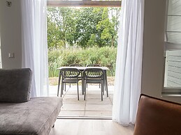 Quiet Lakeside Escape for Four