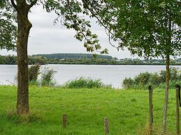 Quiet Lakeside Escape for Four