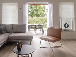 Quiet Lakeside Escape for Four