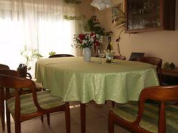 Holiday Home Frog Prince