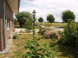 Holiday Home Frog Prince