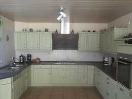 Holiday Home Frog Prince