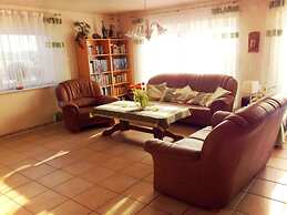 Holiday Home Frog Prince