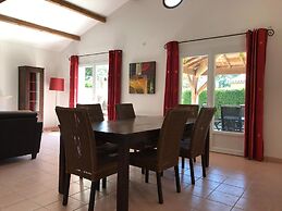 Peaceful Holiday Home With Pool at Les Forges