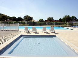 Peaceful Holiday Home With Pool at Les Forges