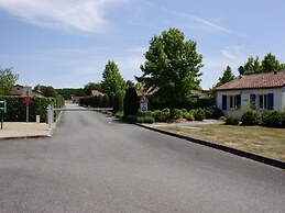 Peaceful Holiday Home With Pool at Les Forges