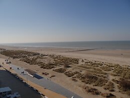 Apartment in Nieuwpoort With sea View