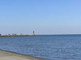 Starfish Modern Retreat