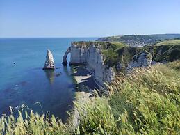 New House, Between sea and Countryside, Etretat